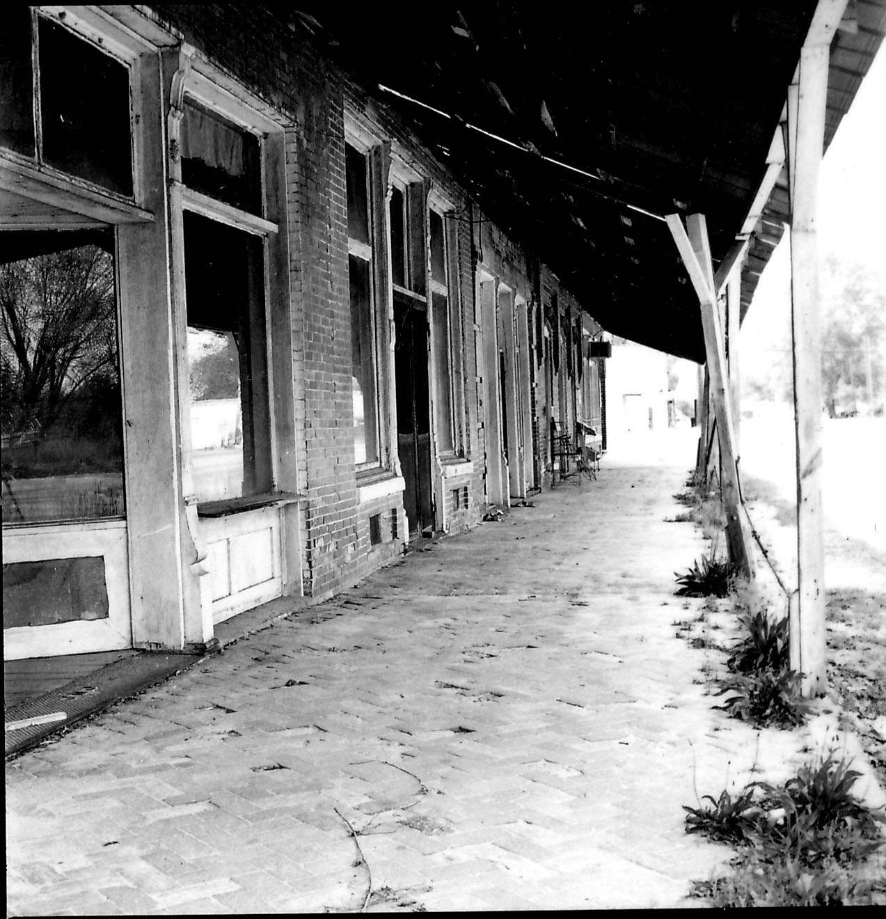 IMAGES OF OUR PAST DOWNTOWN KITE, CA. 1960, BY IRENE R. CLAXTON