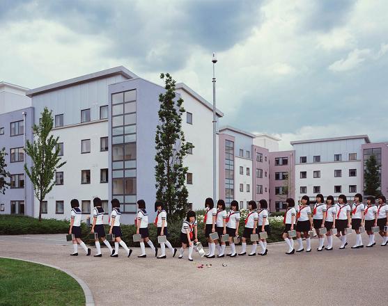 julia fullerton-batten fotografia meninas iguais escola school play