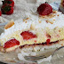 TORTA S JAGODAMA I KOKOSOM: Lagana i kremasta, osvojit će vas na prvi zalogaj!