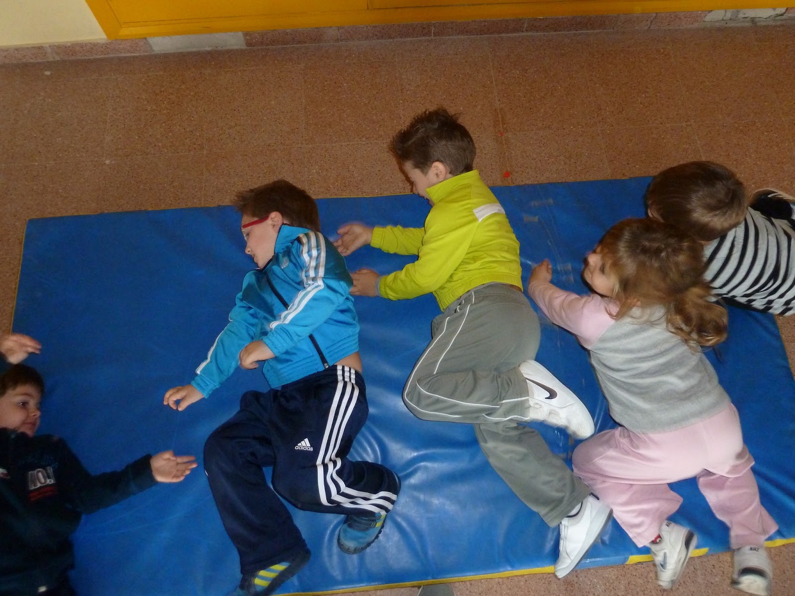 EDUCACION FISICA EN EL MEDIO RURAL GIROS Y MAS GIROS