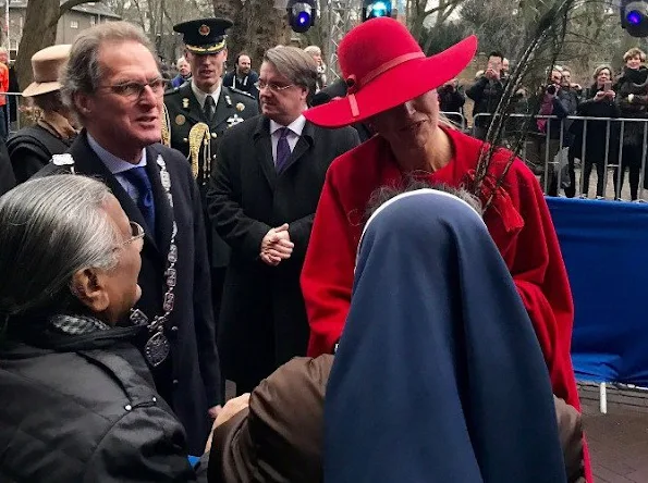 Queen Maxima wore Natan dress in red, Natan cape, Natan red suede pumps, Dolce Gabbana clutch, jewels diamond earrings, new year gift, diamond rings