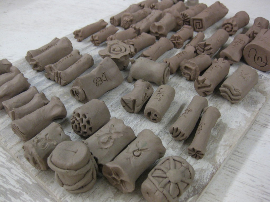 Хранение глины. Контейнеры для хранения полимерной глины. Как хранить глину. Пепельница из глины. Хранение полимерной глины.