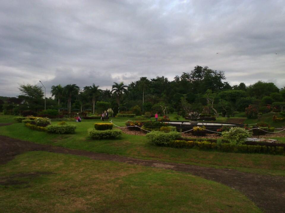 Taman Galaxy Jember, Wisata Taman Yang Selalu Terjaga Kebersihannya