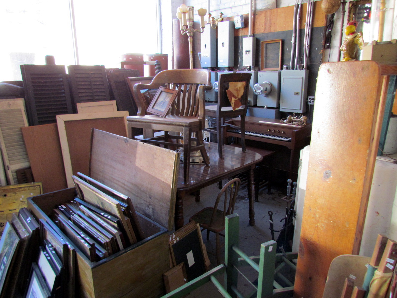 Mille Fiori Favoriti Thrift Shopping in Williamsburg, Brooklyn