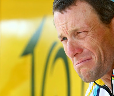 Международният съюз по колоездене потвърди доживотна забрана на Ланс Армстронг да участва в състезания и отнема всичките му седем титли от най-престижната надпревара „Тур дьо Франс", 