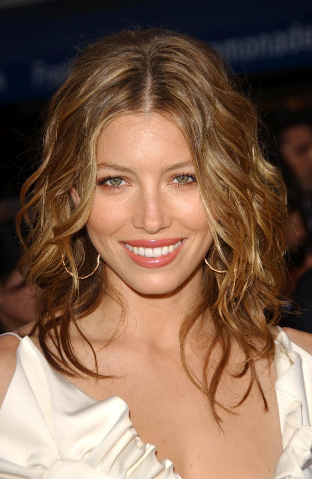 http://2.bp.blogspot.com/-nYtctQp2HsQ/T0P1_8wcrqI/AAAAAAAACbE/lsLdeIvKjN8/s1600/jessica-biel-beal-Actress-hairstyle-picture-photos-images-jessica-film-modeling-acting%2B%25252829%252529.jpg