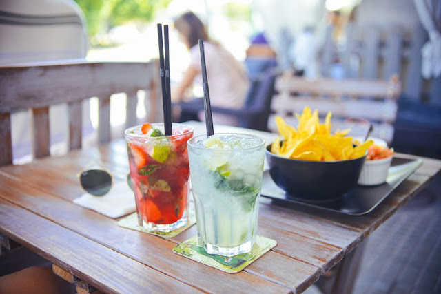 Frisse cocktail op het terras: lente!