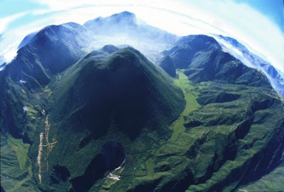 Turismo en Ecuador Volcán Pululahua Reserva Geobotánica