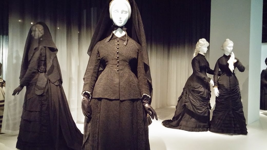 Death Becomes Her: Victorian Mourning Fashion at the Met