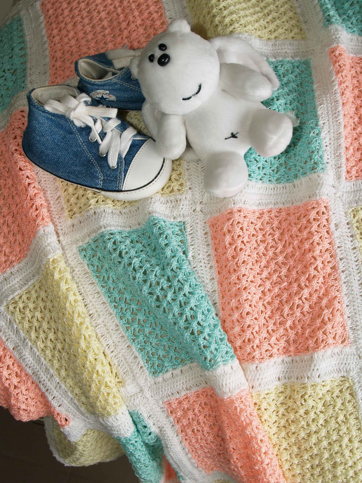 bunniemummy Blue, Pink and Yellow Crochet Blanket