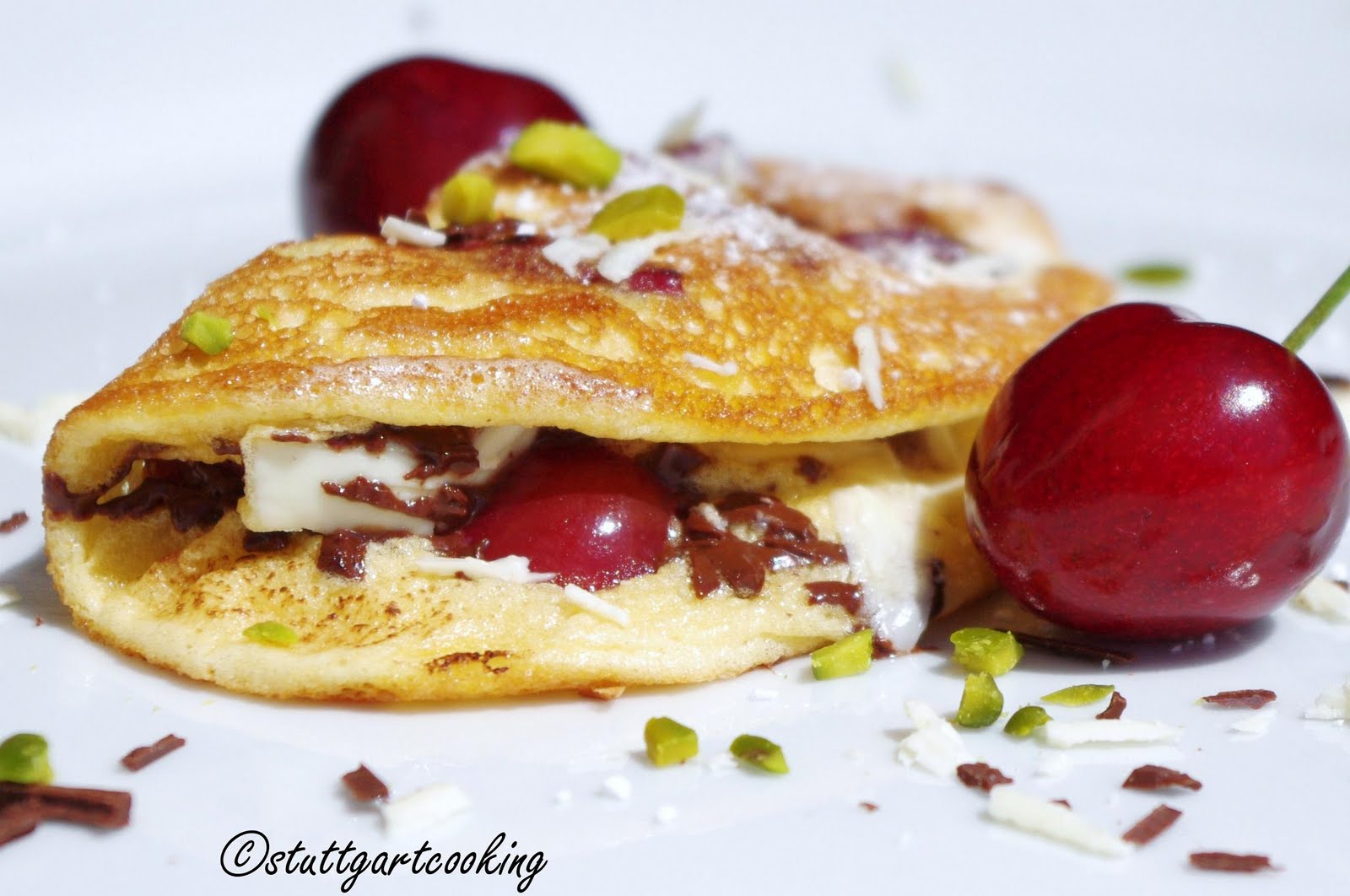 stuttgartcooking: Biskuit-Omelette mit Kirschen und zweierlei Schokolade