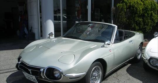 Bolly Blog: Toyota 2000GT replica.