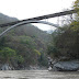Puente Juan de la Cruz Posada sobre el rio Cauca : Ituango