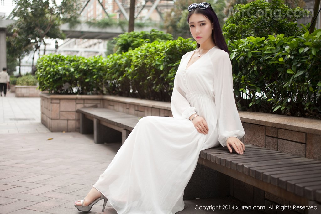 XIUREN No.131: Model Vanessa (梦娜) (59 photos)