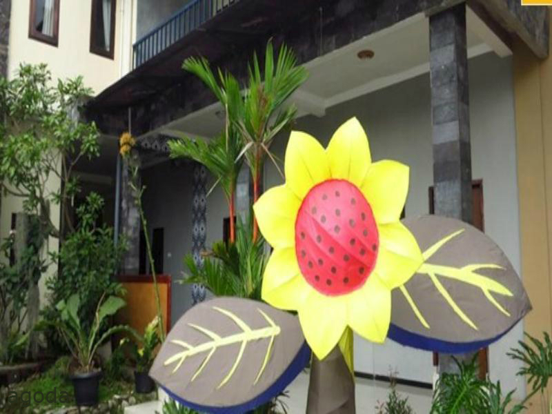  Hotel  Bunga  Matahari  Batu Malang Pot Bunga  Matahari  