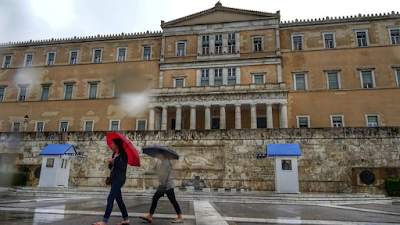 h_vouli_twn_290_enantion_twn_10_perses_spartiates.png