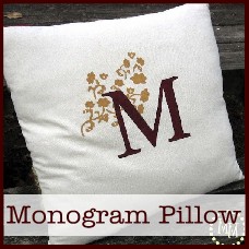 sc monogram+pillow