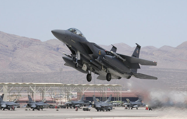 Gambar 11. Foto Pesawat Tempur F-15 Silent Eagle Gambar 11. Foto Pesawat Tempur F-15 Silent Eagle