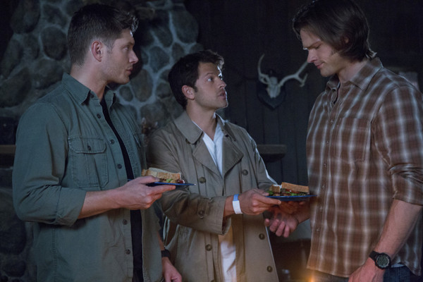 Recap/review of Supernatural 7x23 "Survival of the Fittest" by freshfromthe.com