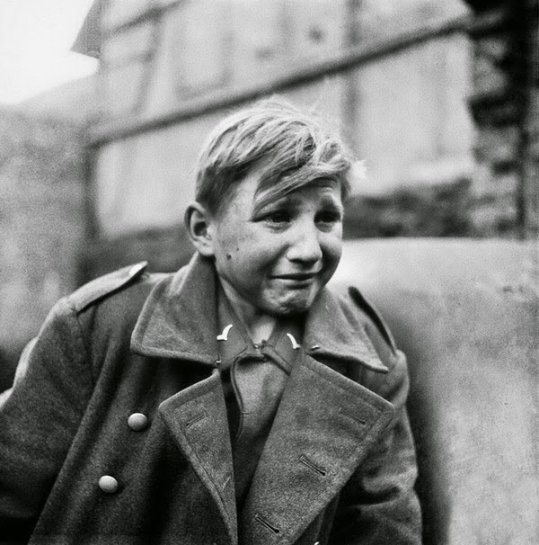 Soldado capturado se rendendo 10 fotografias históricas - Os olhos são as janelas da alma