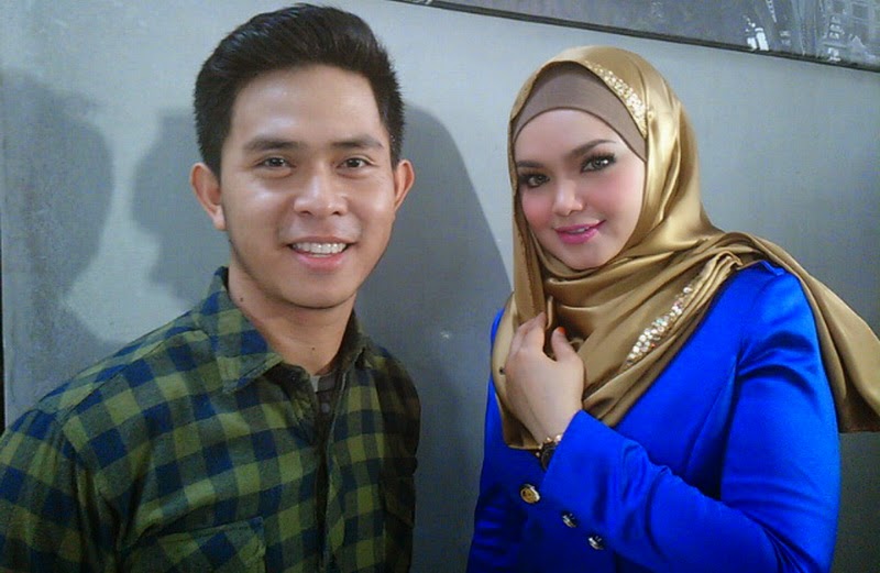 Lirik Lagu Seluruh Cinta Siti Nurhaliza Ft. Cakra Khan Lirik Lagu Seluruh Cinta Siti Nurhaliza Ft. Cakra Khan
