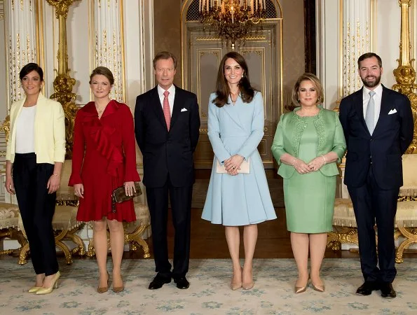 Catherine, Duchess of Cambridge poses with Grand Duke Henri, Grand Duchess Maria Teresa, Prince Guillaume, Princess Stephanie and Princess Alexandra of Luxembourg