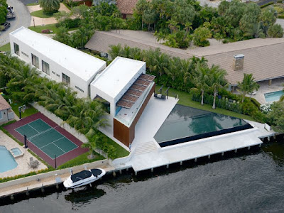 South Florida modern homes and architecture by broker special Tobias Kaiser