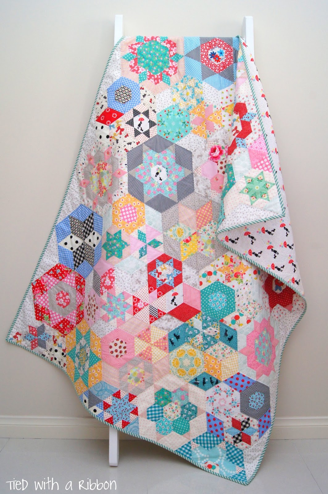 Tied with a Ribbon: Smitten Quilt - My English Paper Piecing Adventure