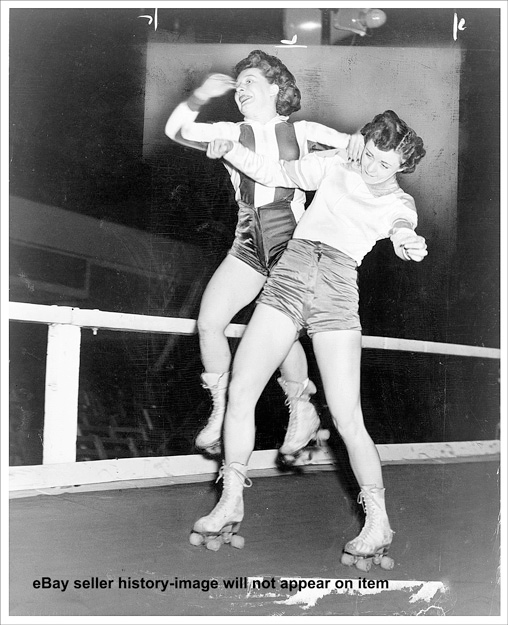 I.D Vintage Roller Derby Girls