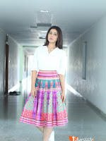 Raashi Khanna Dazziling Pics-cover-photo