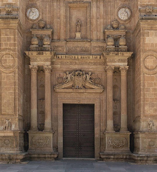 Estilos arquitectónicos de catedrales y su vocabulario: Puertas