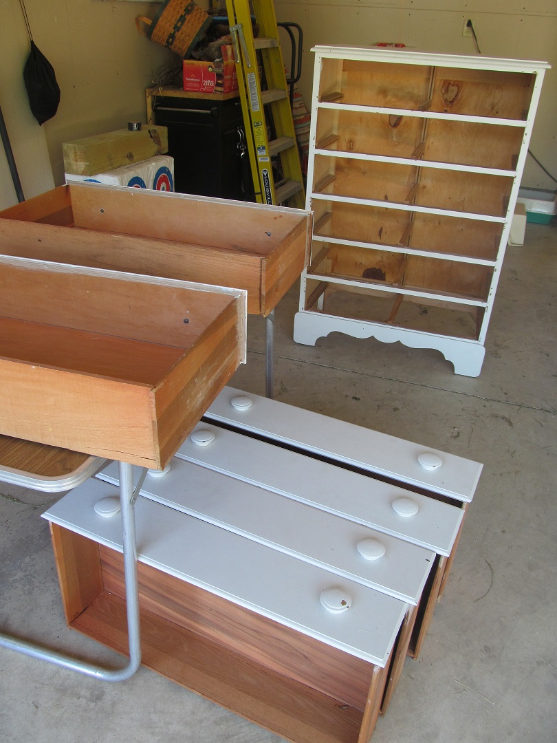 LL Farm Yard Sale Dresser Gets A Makeover