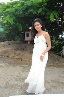 Amala Paul New Movie Opening Gallery [cinebrain.in]