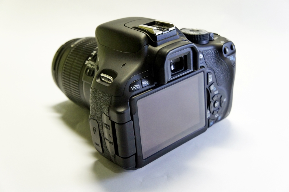 Canon 600d байонет. Canon 600d что лучше. Canon mv600 е съемка. Canon eos t3i. зеркальный фотоаппарат canon eos 600d.