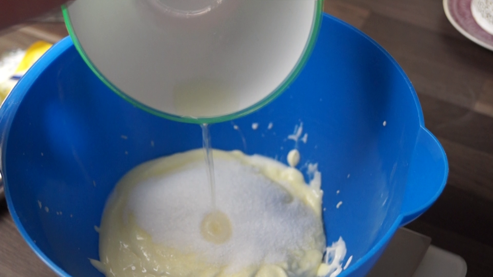 Erdbeer-Vanillejoghurt-Torte mit Amicelli-Rand Erdbeer-Vanillejoghurt-Torte mit Amicelli-Rand