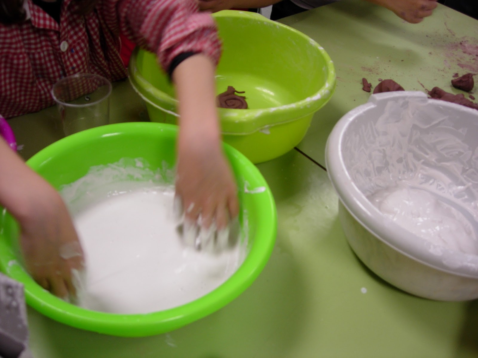 Club 32 Actividades con niños: Taller de elaboración de moldes de escayola
