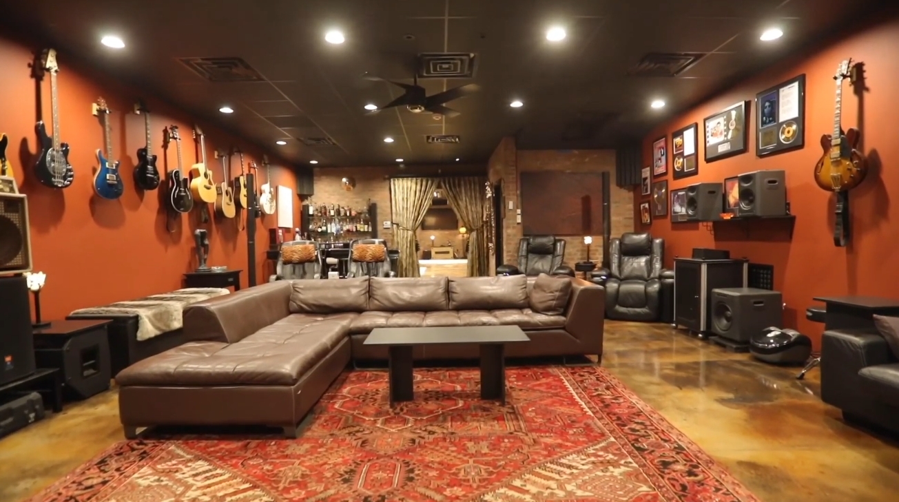 Interior Design Tour vs. Amazing Jersey City Home Loft Redone to the Highest Quality