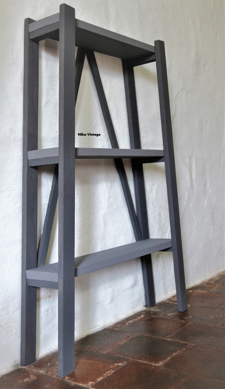 estantes de madera reciclada