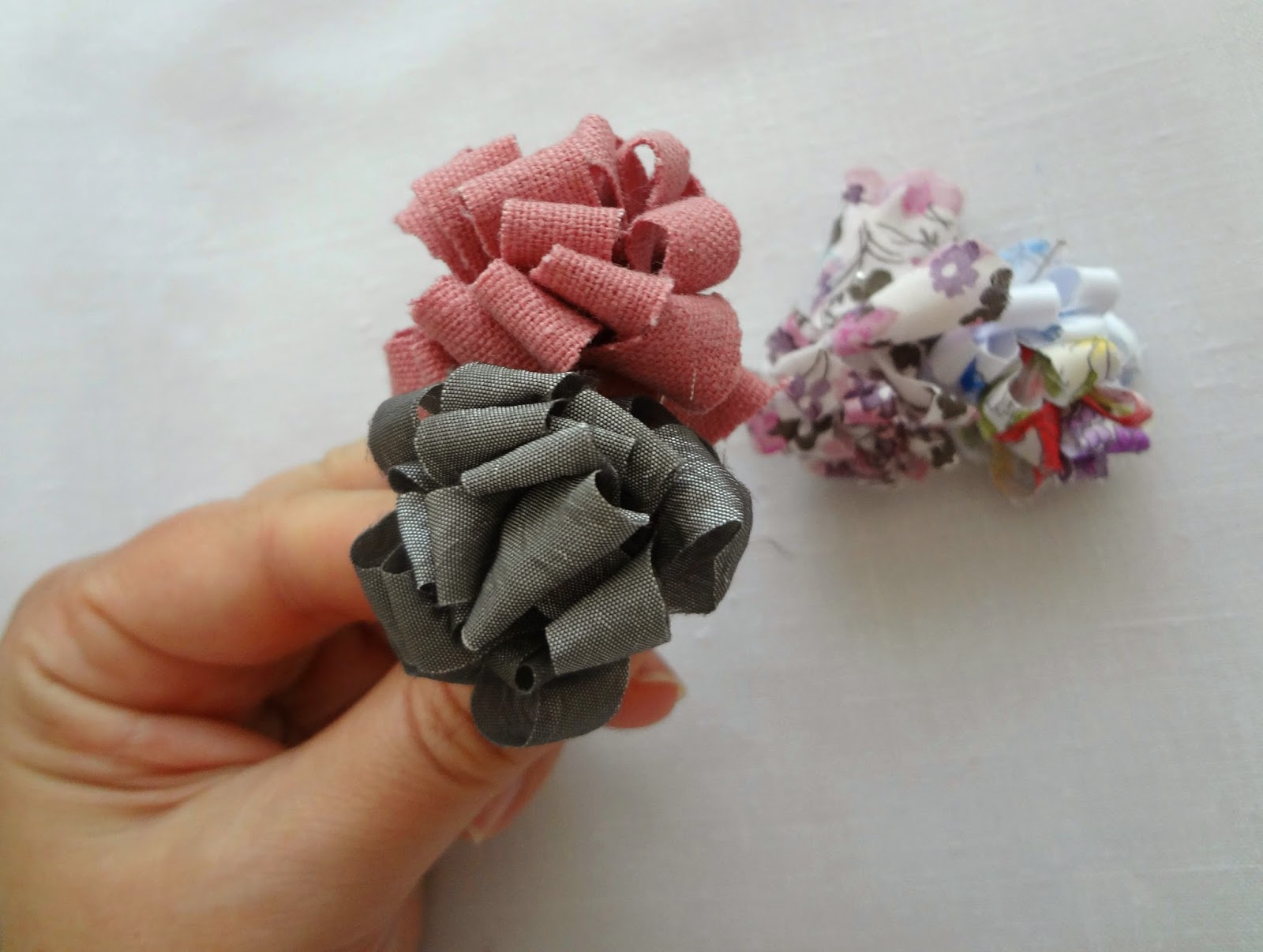 Little Treasures Fabric Rose Brooch tutorial