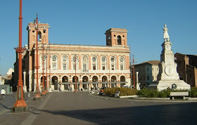 Forlì's Palazzo Poste e Telegrafi in Piazza Saffi