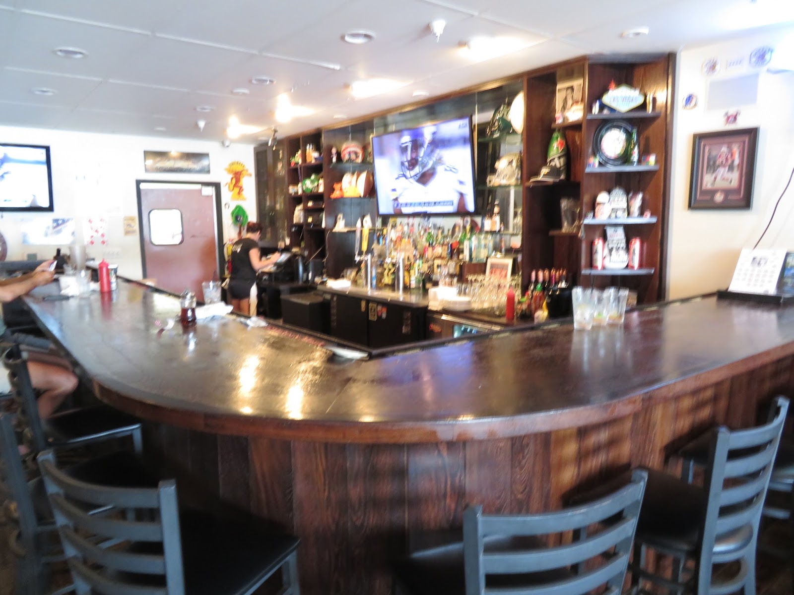 Jeeps Pubs Taverns and Bars 9th Island Sports Bar and Grill (Kapaa