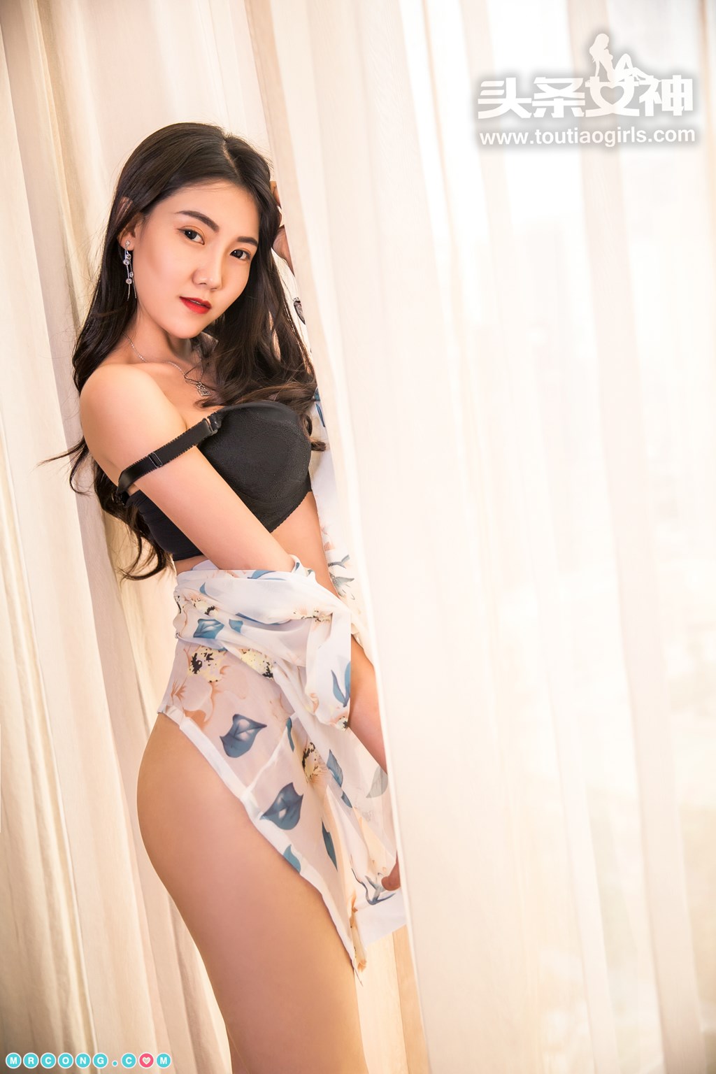 TouTiao 2017-08-31: Model Xue Jiao (雪娇) (30 photos) photo 1-13