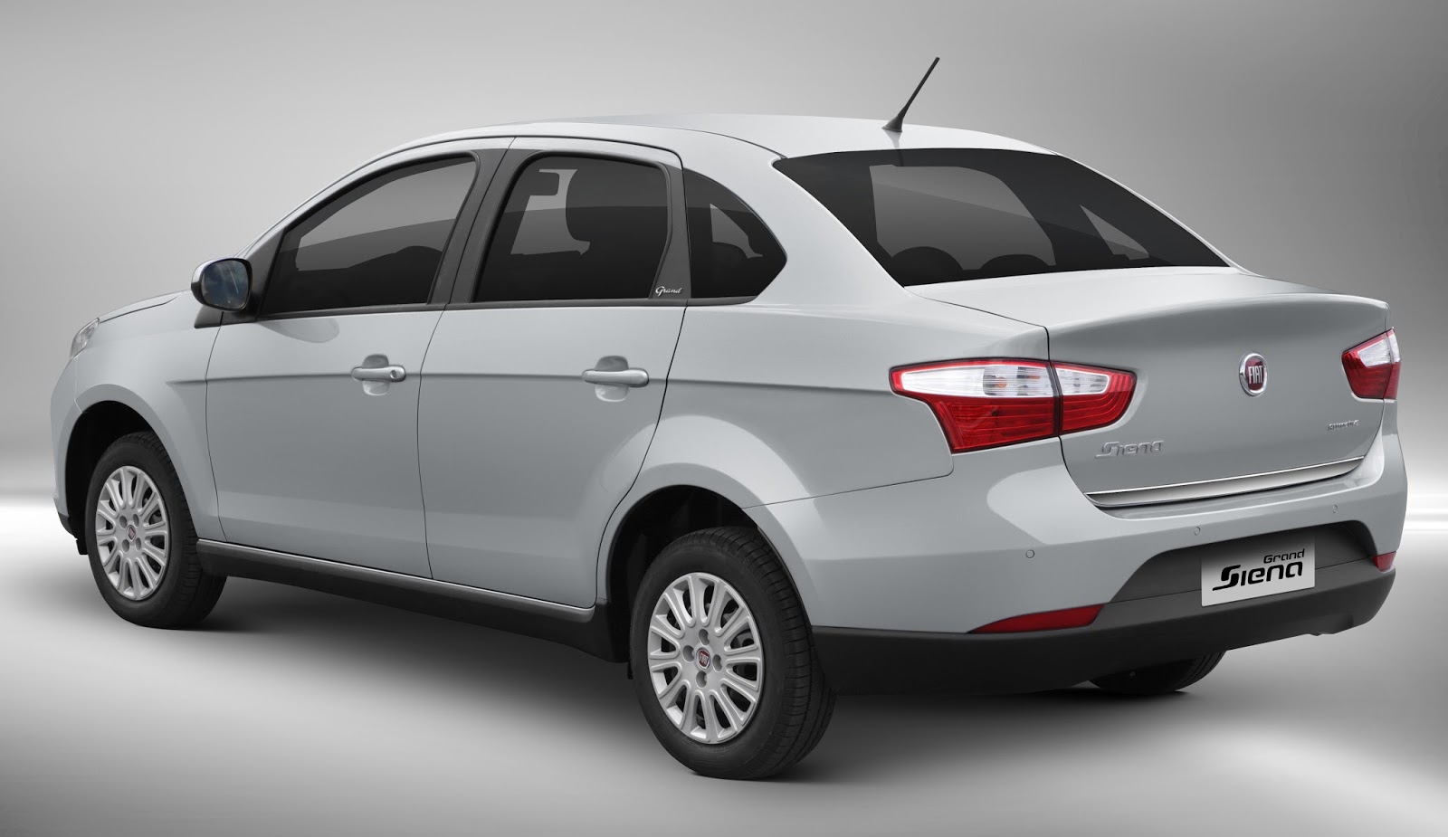 Fiat Grand Siena resiste na linha 2018, partindo de R 44.240 Fiat Grand Siena resiste na linha 2018, partindo de R 44.240