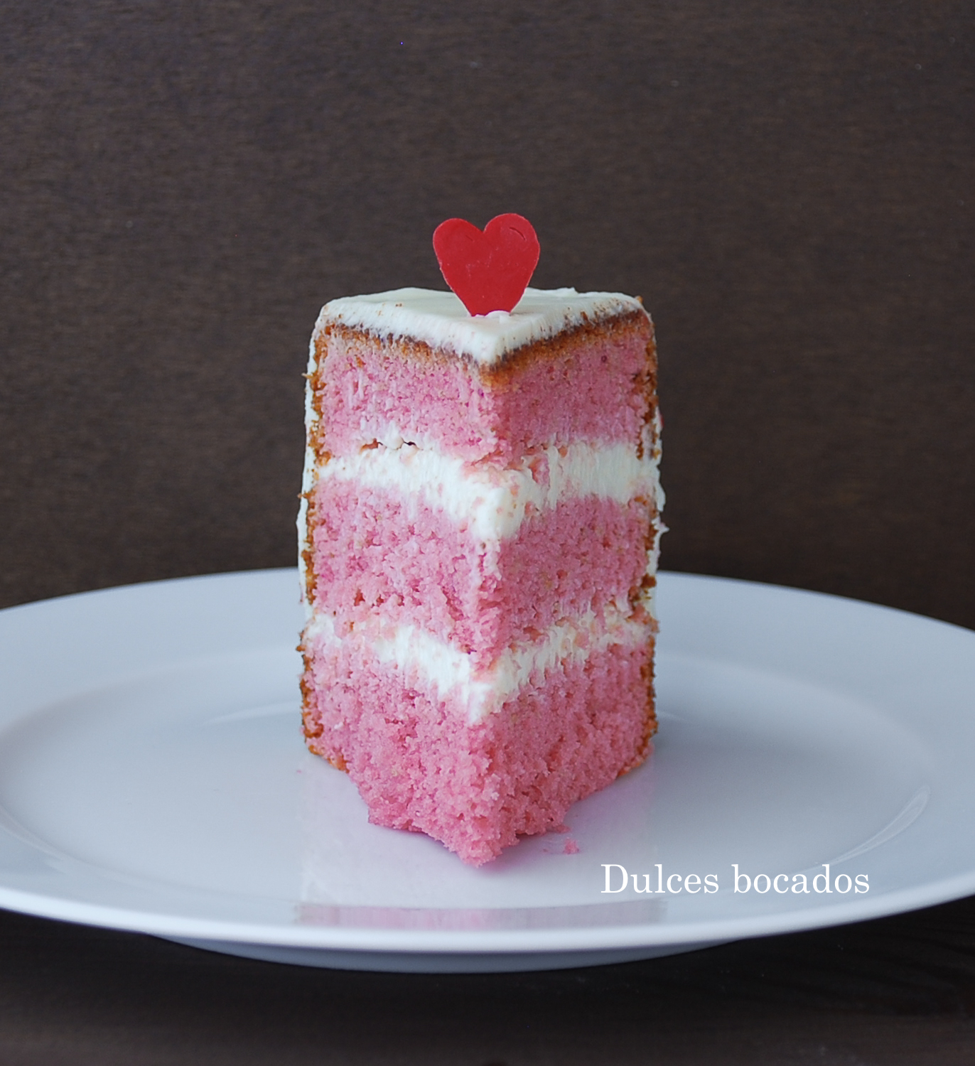 Pastel de frambuesa y chocolate blanco San Valentin - Dulces bocados