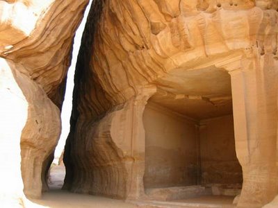 Beni Jeans: Visit the remains Of Thamud's Amazing Architecture