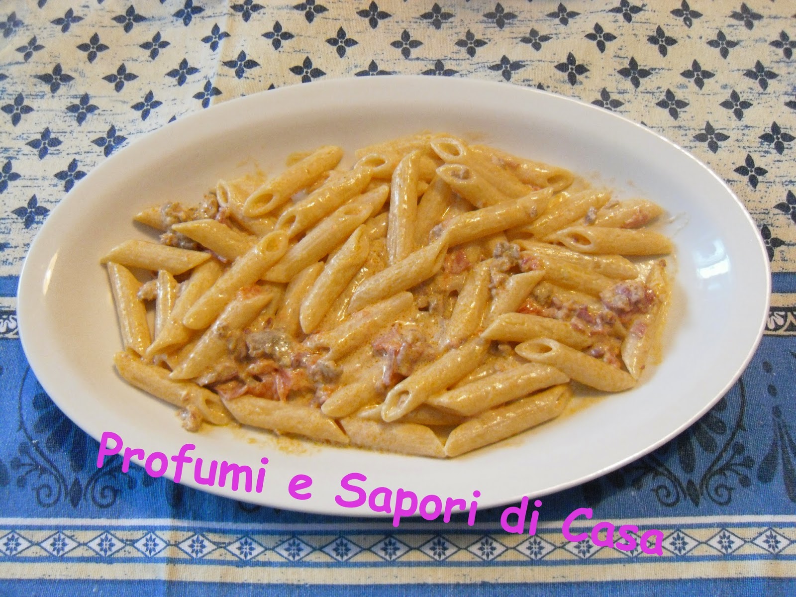 penne rigate di farro sgàmbaro con salsiccia,speck e panna