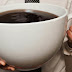 Tomar café em excesso aumenta em 22% o risco de doenças cardíacas, diz estudo