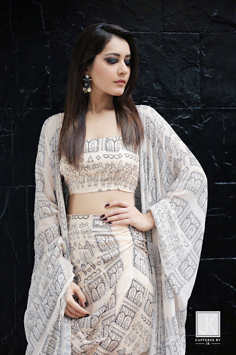 Raashi Khanna stills At Tholiprema Movie Interview