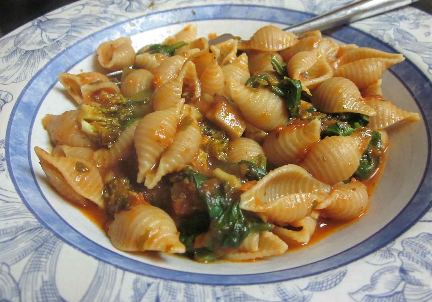 Karen’s Vegan Kitchen Pasta Shells with Spicy Marinara and Veggies