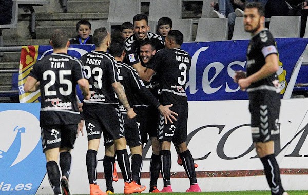 El Valladolid noqueó al Oviedo (2-4)